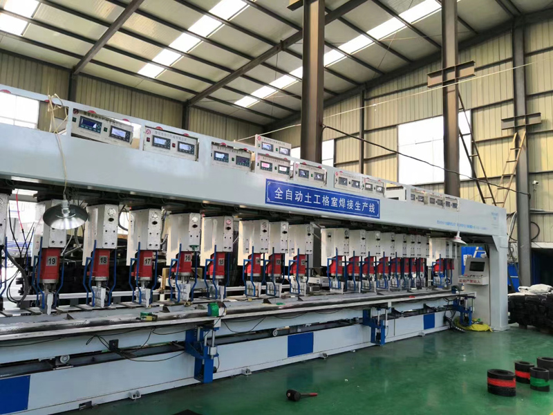 全自動(dòng)土工格室焊接生產(chǎn)線